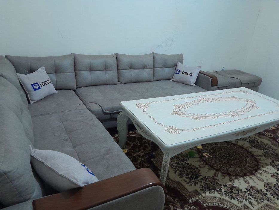 Mebel Ugalok  va stol sotiladi srochna.bemor odamga puli ishlatiladi.