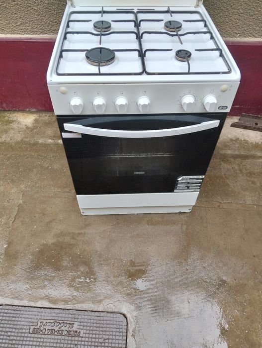 Aragaz.   Zanussi