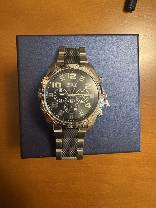 Часовник Festina и Guess