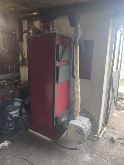 Комбиниран котел  за дърва и пелети