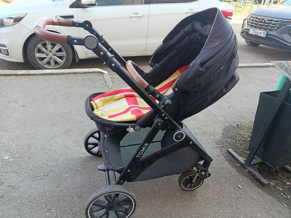 Продам детскую коляску два в одном