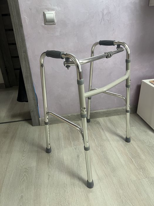 Продам ходунки для взрослых