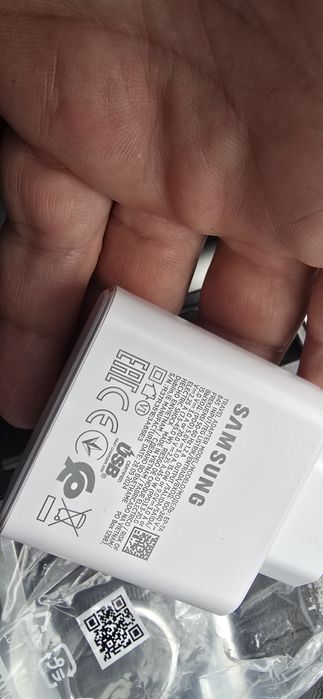 1 бр. Бял адаптор за зареждане 45 w Samsung Super Fast Charge