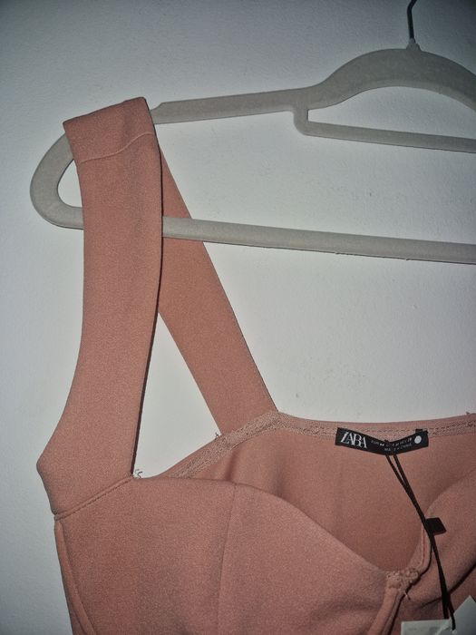 Body elegant nou cu etichetă Zara.