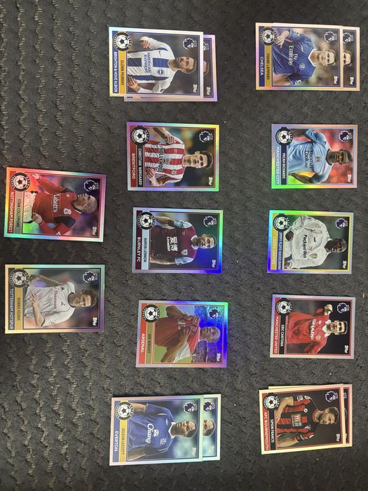 Продавам карти Topps Premier League 25/26