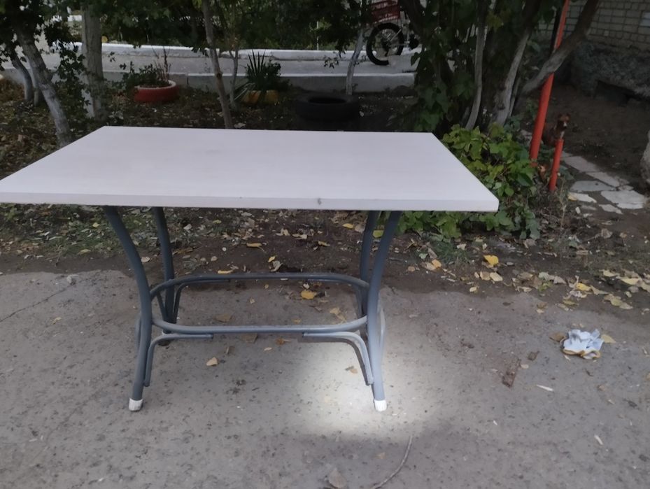 Продам Кухонный стол