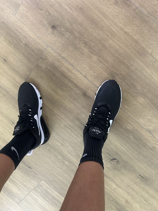 Маратонки Найк.