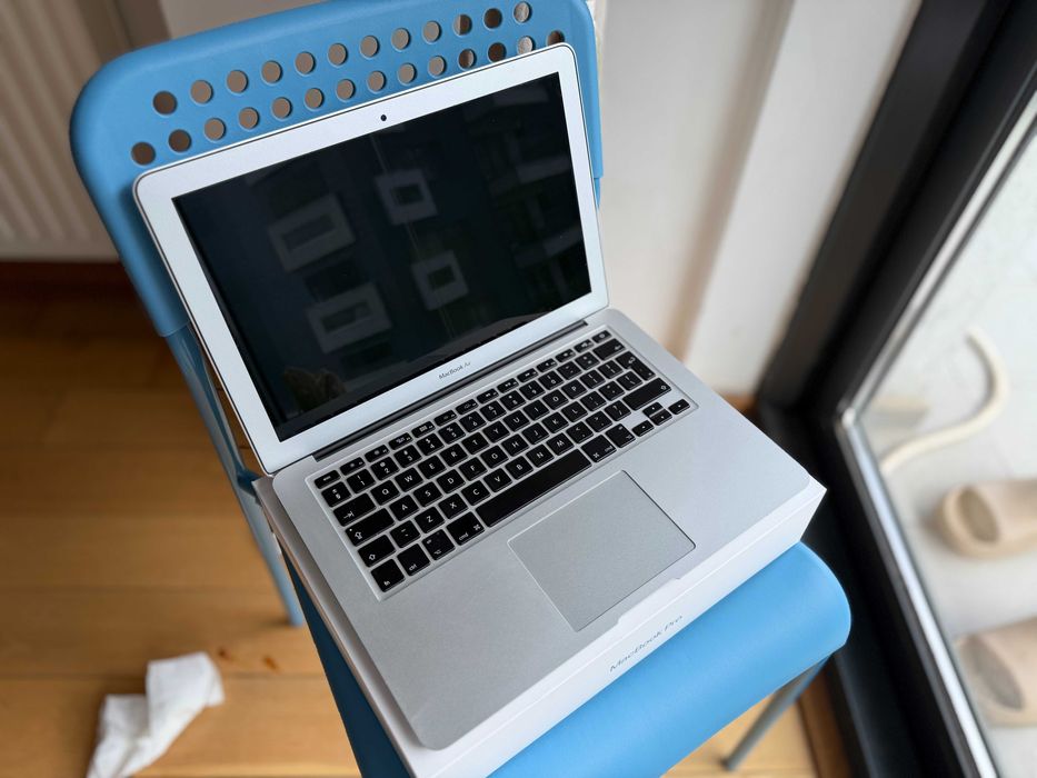 Macbook AIR i5 8gb ram 2017 BATERIE NOUA 100% GARANTIE