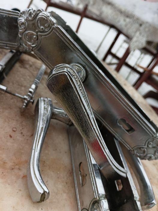 Ретро брави с шилд