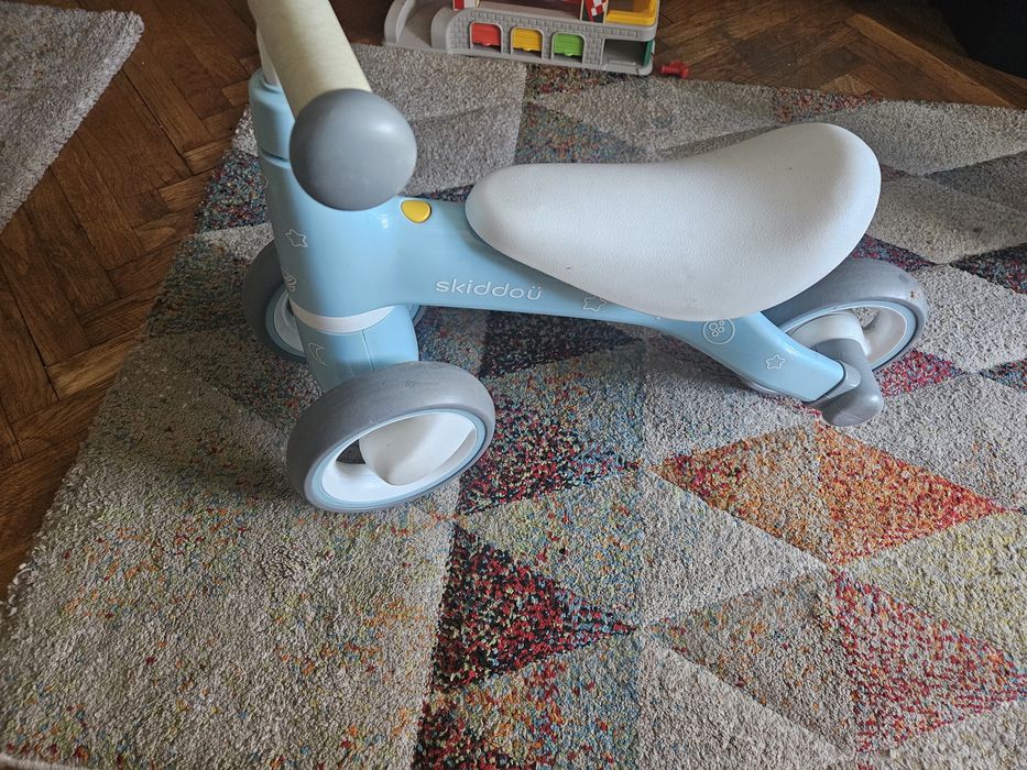 Tricicleta Berit Ride-On, Sky High, Bleu, Skiddou

 5.00