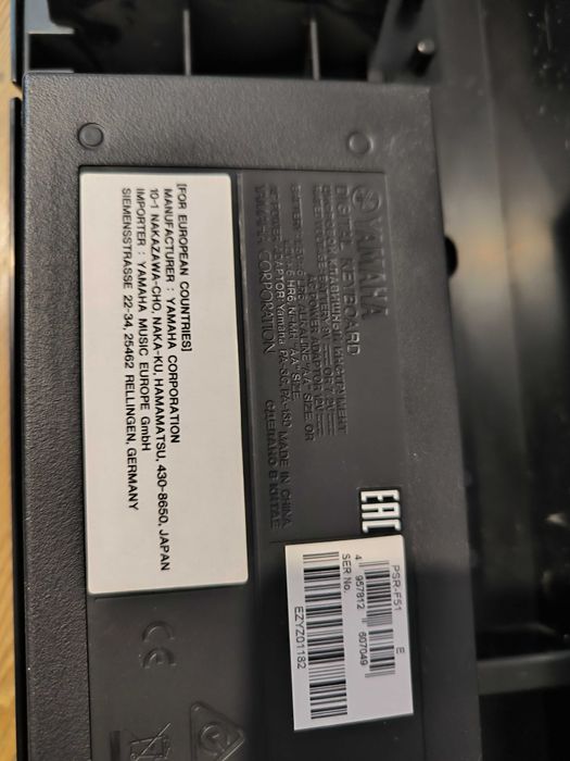 Orgă electronică Yamaha cu 5 octave.