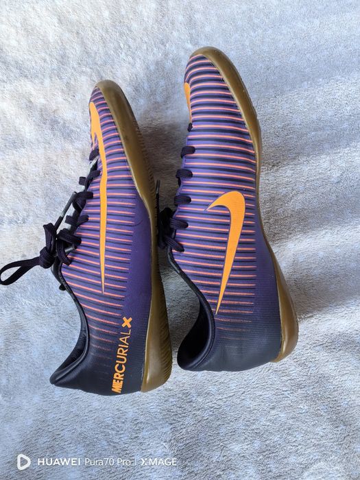 Детски футболни обувки nike за зала номер 32 стелка 20см