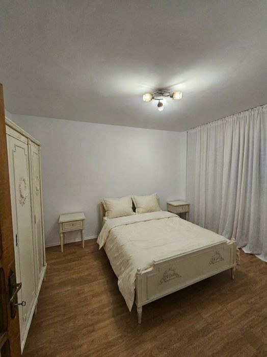 Garsoniera de închiriat republicii