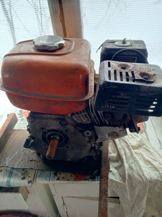 Двигатель для генератора  новый  ,  и для помпы б у