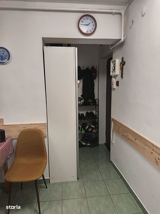 Apartament 2 camere etaj 3 mobilat utilat zona Sf Vineri