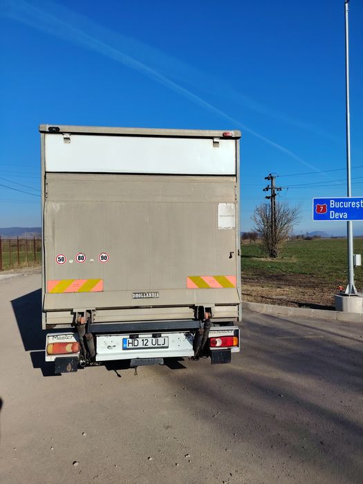 Vând Renault Master cub cu lift