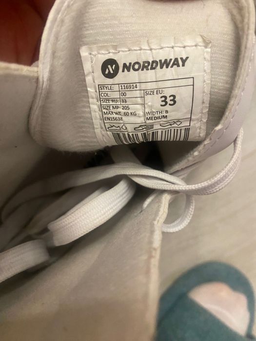 Коньки фигурные бу 33 рр на девочку 8лет