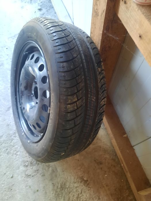 Vând cauciuc + jante noi