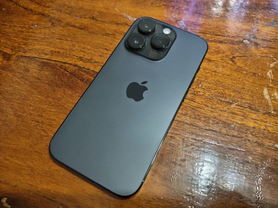 Продавам Iphone 14 pro