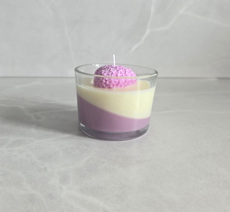 Соеви свещи в чаша