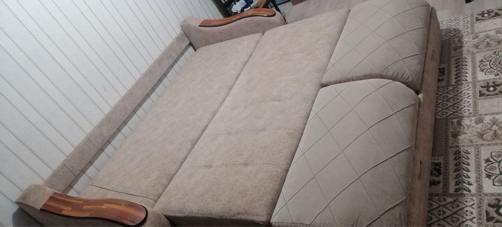 Продам диван.