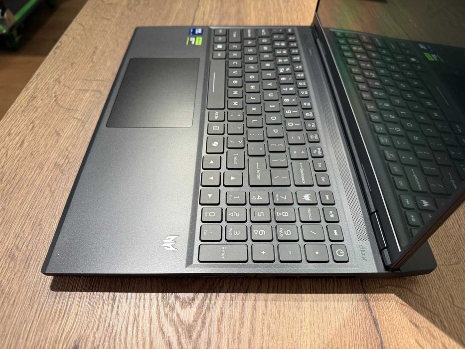 Laptop Acer Predator Helios Neo 16S OLED Ultra 9 32GB RTX 5070 Ti 1TB