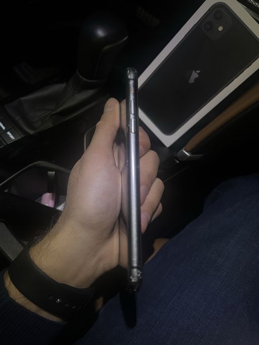 Продам IPhone 11 128gb