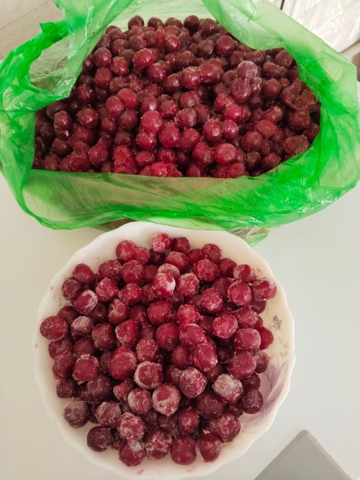 замороженная вишня