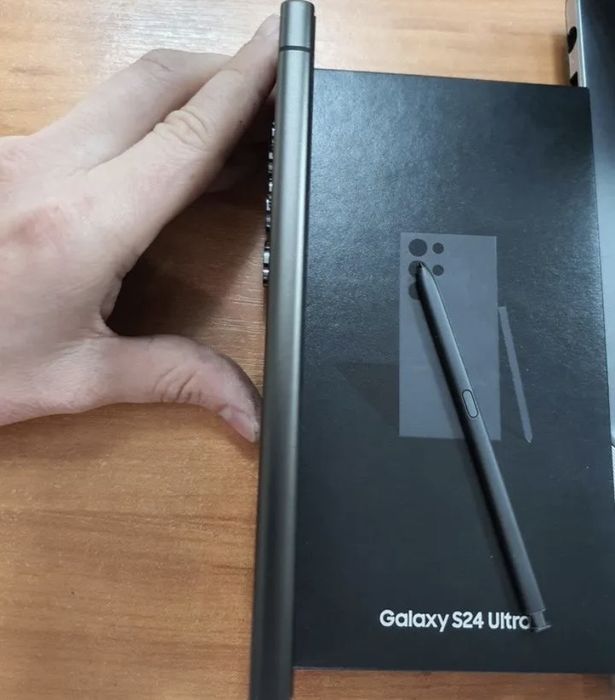 Продам samsung s24 ultra 256 gb