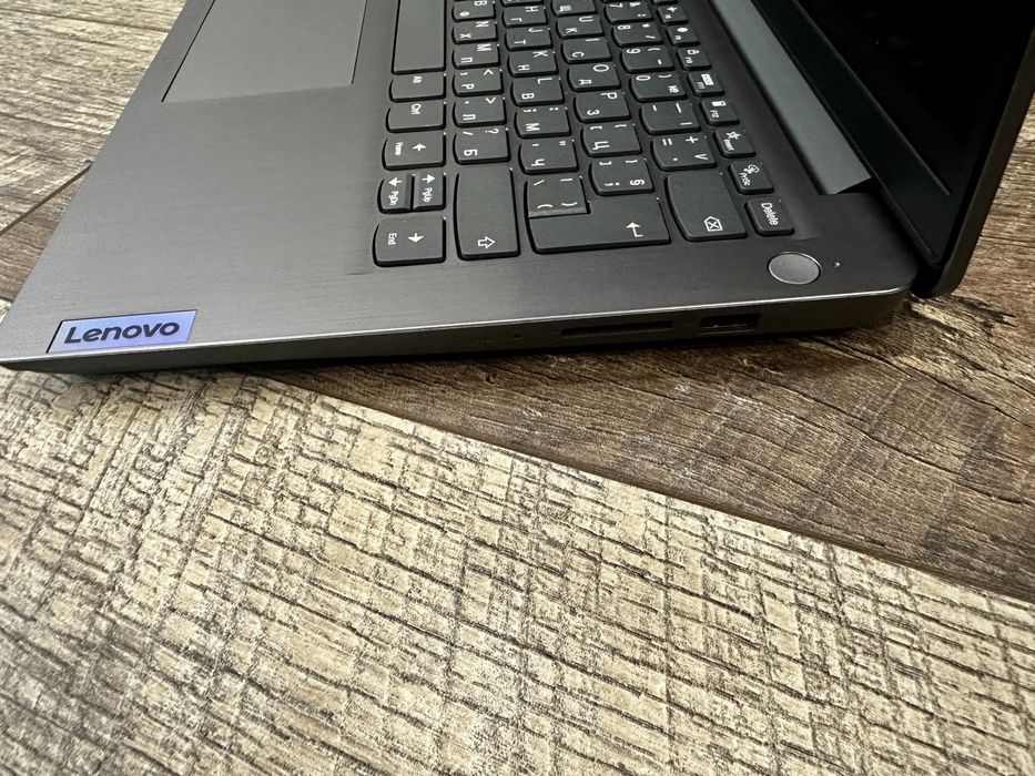 Лаптоп Lenovo IdeaPad3