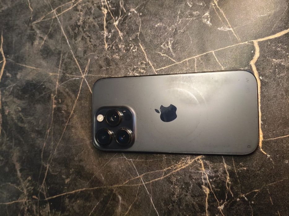 Продам Iphone 16 pro
