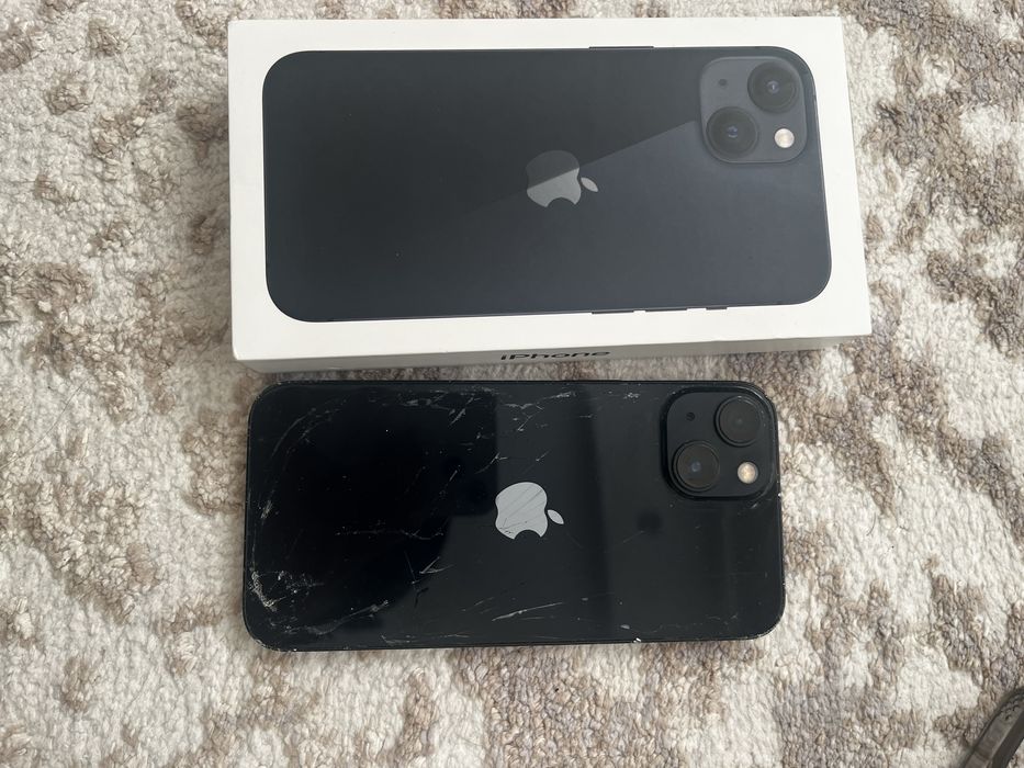 Продам айфон 13.