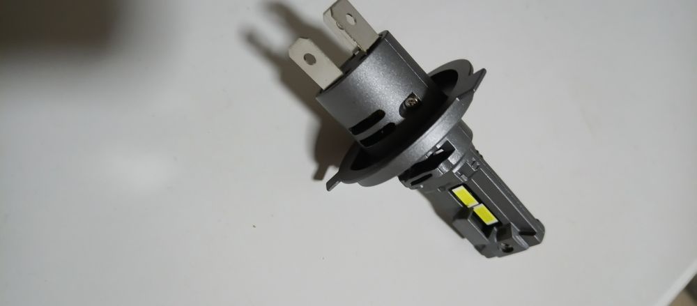 Vand becuri led sealight H4