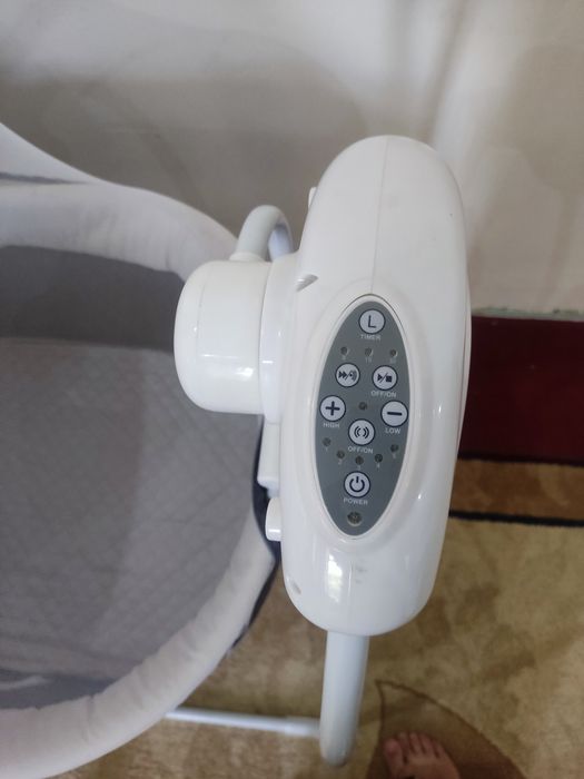 Elektronni bolalar belanchagi (karavat)