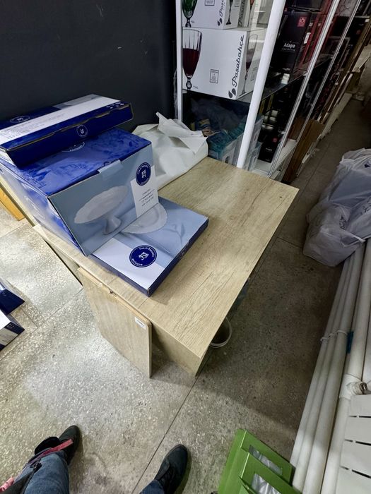 Продается стол и рецепция в рассрочку