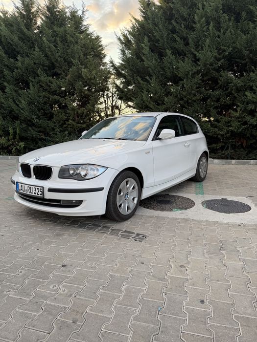 Bmw Seria 1 - benzina 2010 (Vatiante )