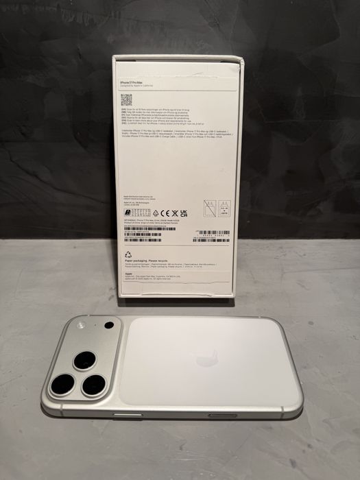 КАТО ЧИСТО НОВ Iphone 17 Pro Max Silver