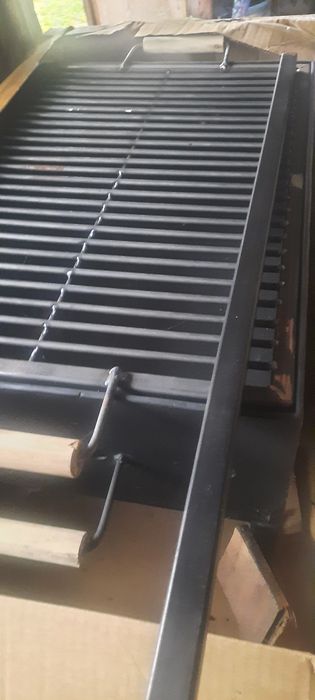 Gratar metalic cu manere