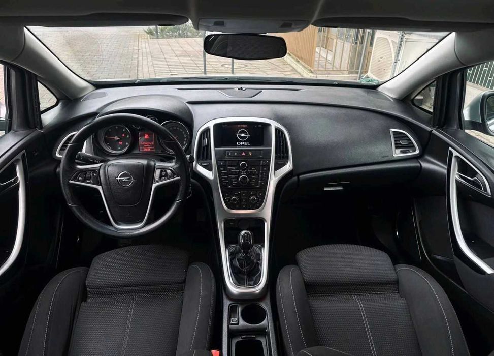 Продавам опел астра