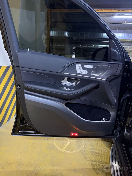 Mersedes benz GLS 450
