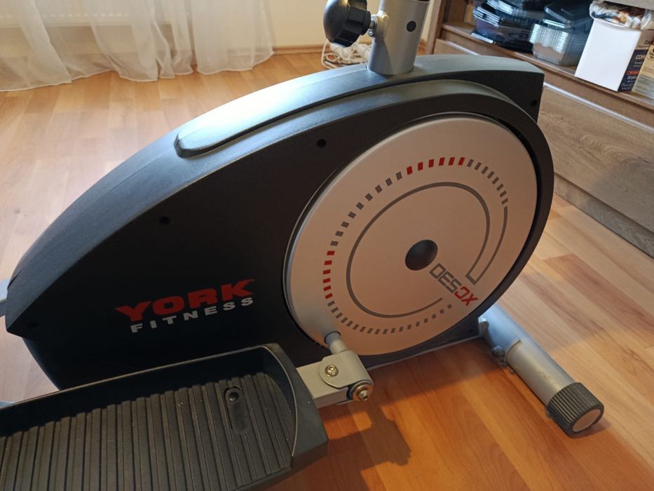 Bicicletă eliptică York X530– stare foarte bună