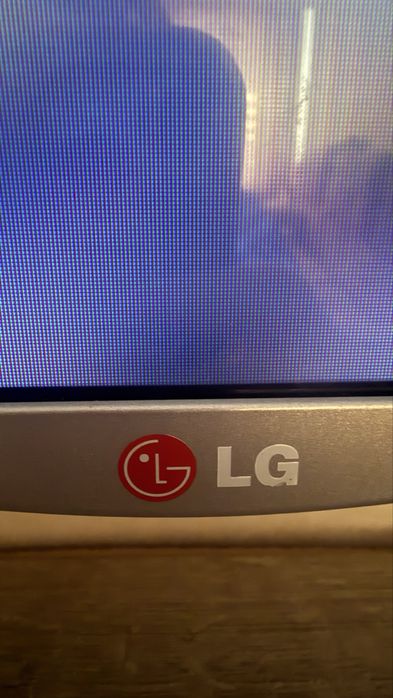 Телевизор Lg в рабочнм состоянии