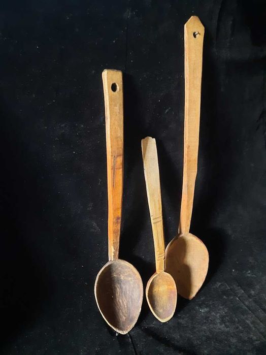3 linguri decorative din lemn