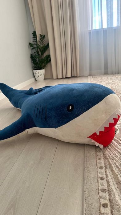 Продам игрушки машинку