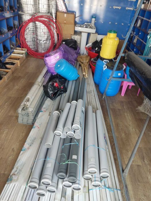 Qurilish mollari do'koni tovarlari sotiladi