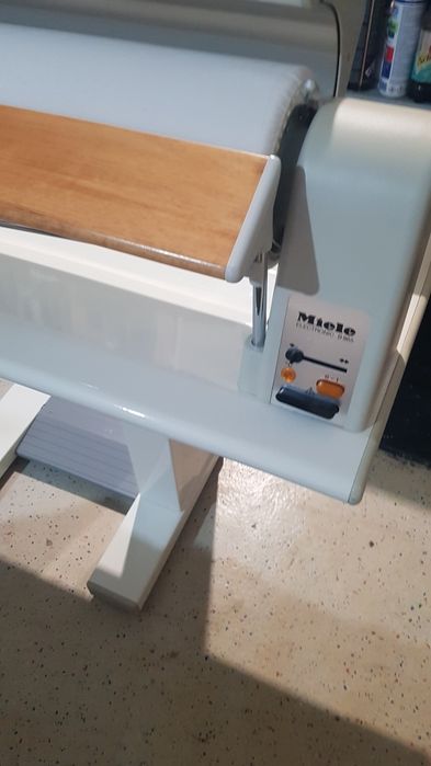 Calandru de calcat Miele
