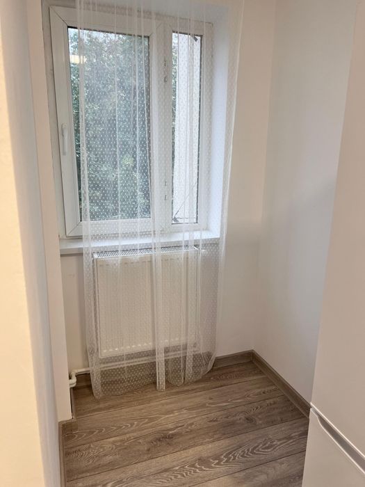 Garsoniera de închiriat.