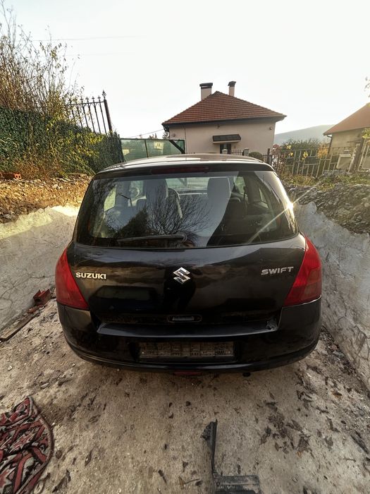 Suzuki swift 1.3 на части