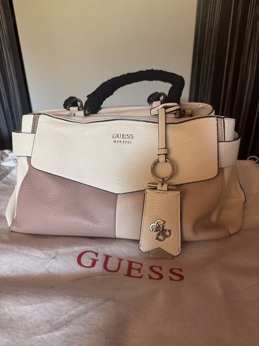 Оригинална дамска чанта Guess