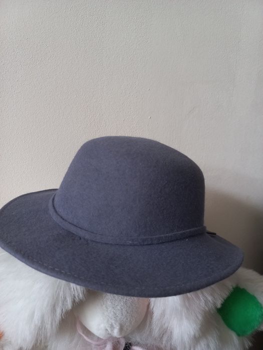 Продам шляпу Норка и шапки.